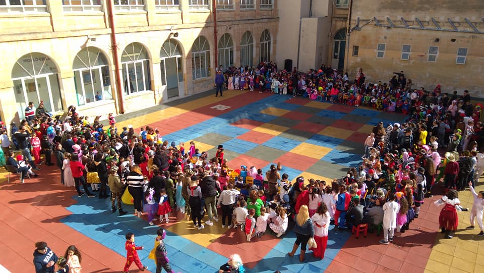Primary school keeps events organized and parents updated