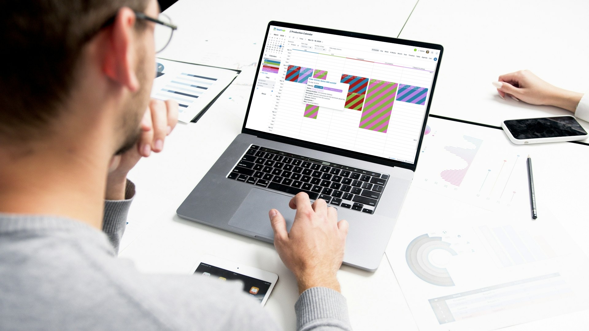 How to Automate Status Updates for Customers from Your Teamup Calendar